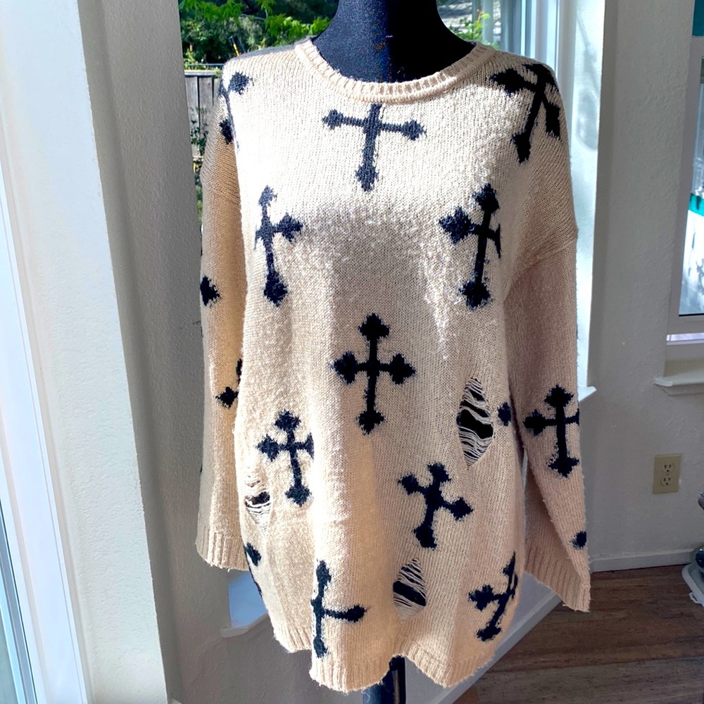 Distressed oversized sweater - Picture 1 of 12